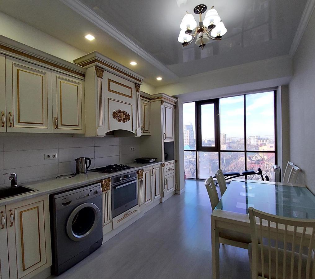 Elite Apartment In Street Mederova 50 Bishkek Exteriör bild