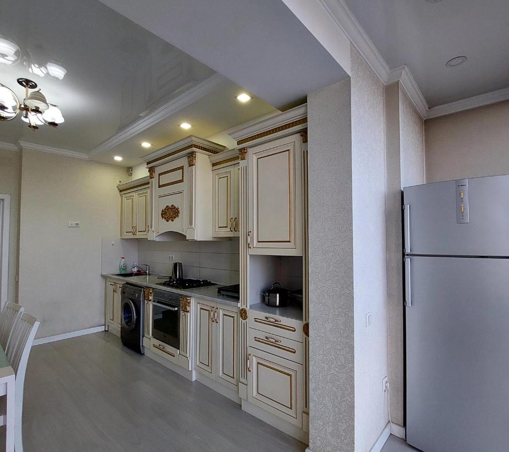 Elite Apartment In Street Mederova 50 Bishkek Exteriör bild