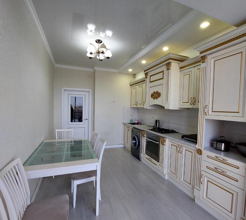 Elite Apartment In Street Mederova 50 Bishkek Exteriör bild