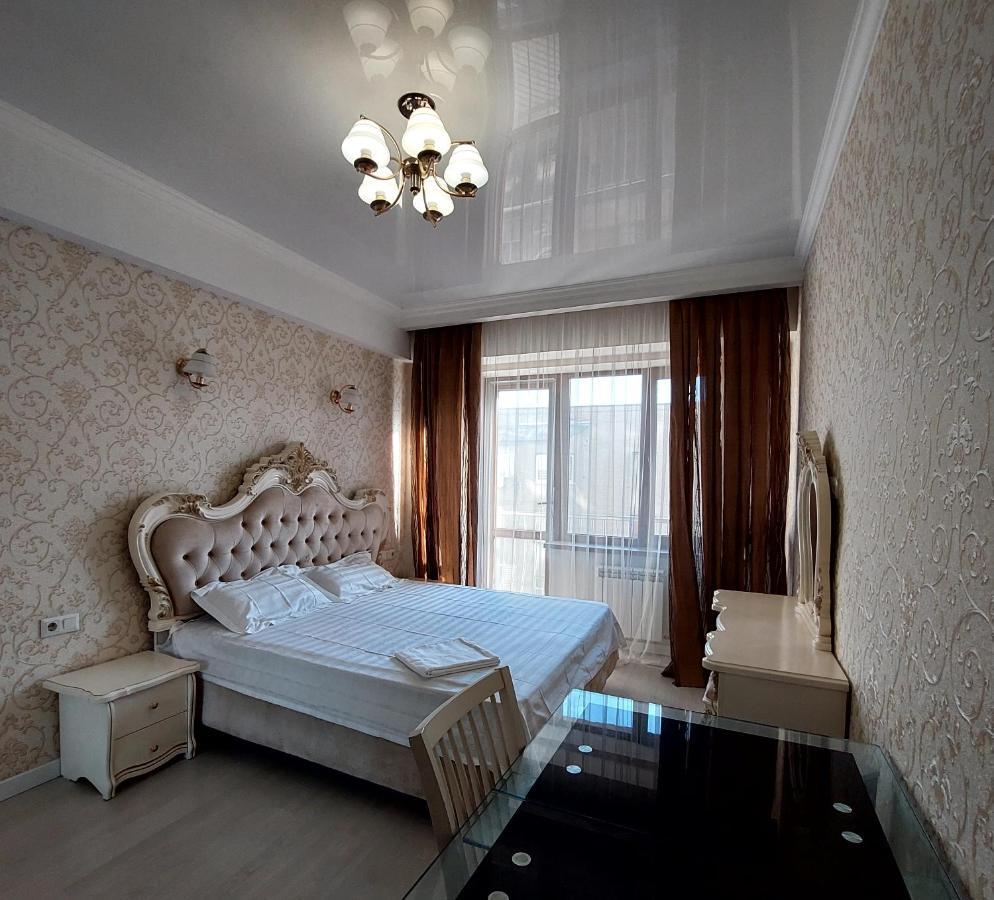 Elite Apartment In Street Mederova 50 Bishkek Exteriör bild
